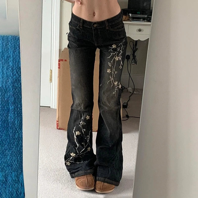 Blumenstickerei Vintage Low Rise